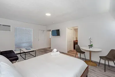 Beach Walk Deerfield